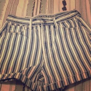 size 0 american eagle jean shorts
